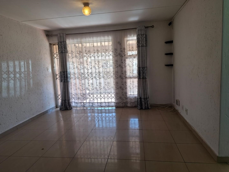 2 Bedroom Property for Sale in Mondeor Gauteng