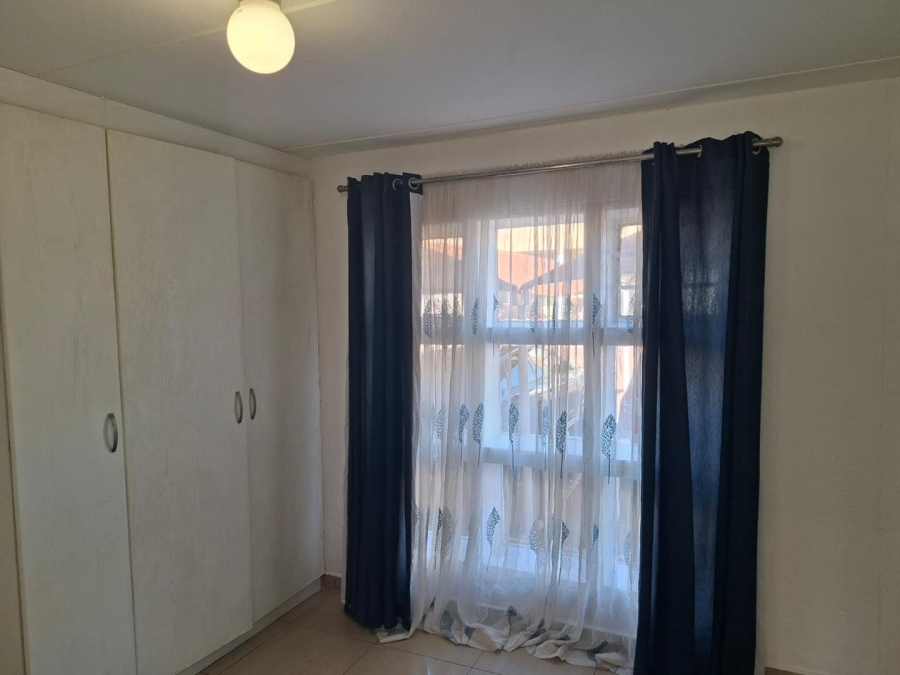 2 Bedroom Property for Sale in Mondeor Gauteng