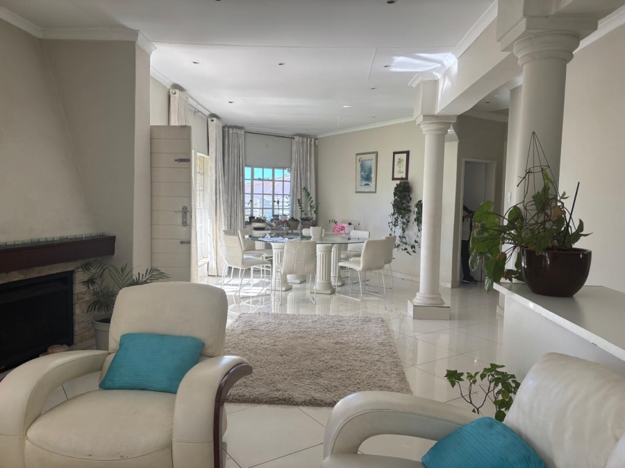 3 Bedroom Property for Sale in Mondeor Gauteng