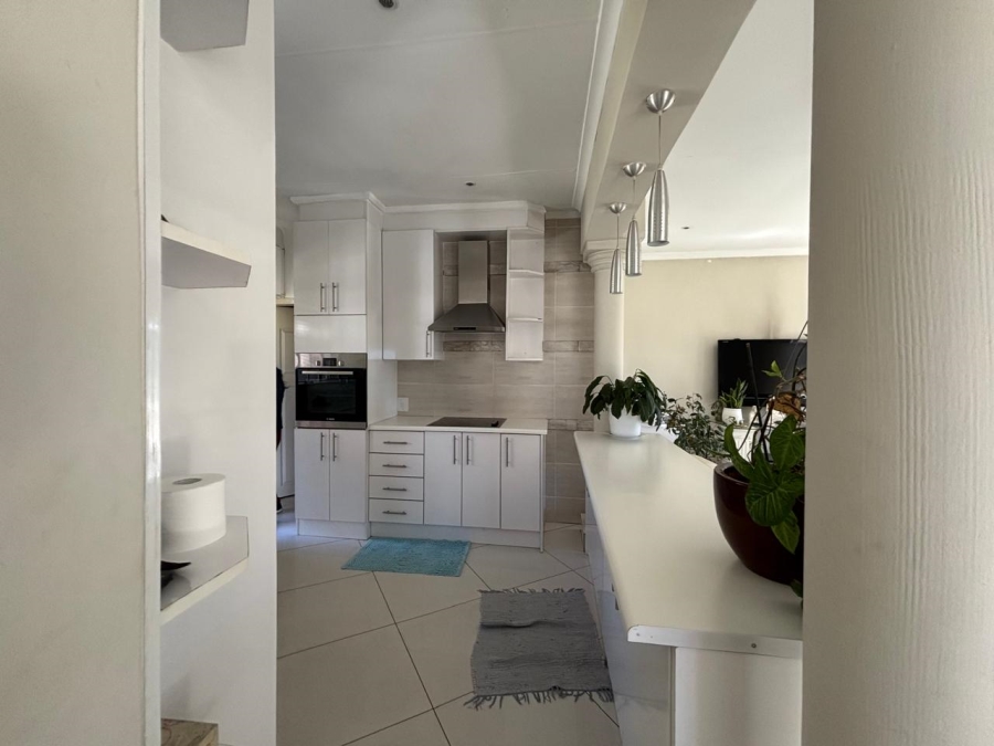 3 Bedroom Property for Sale in Mondeor Gauteng