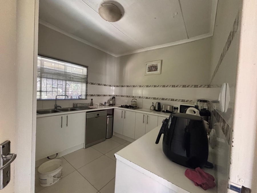 3 Bedroom Property for Sale in Mondeor Gauteng