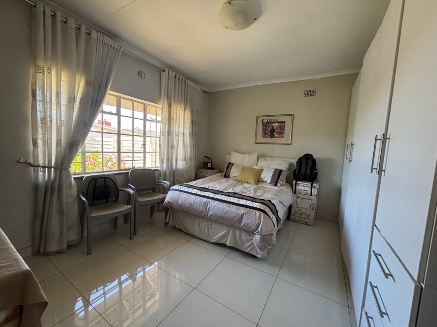 3 Bedroom Property for Sale in Mondeor Gauteng