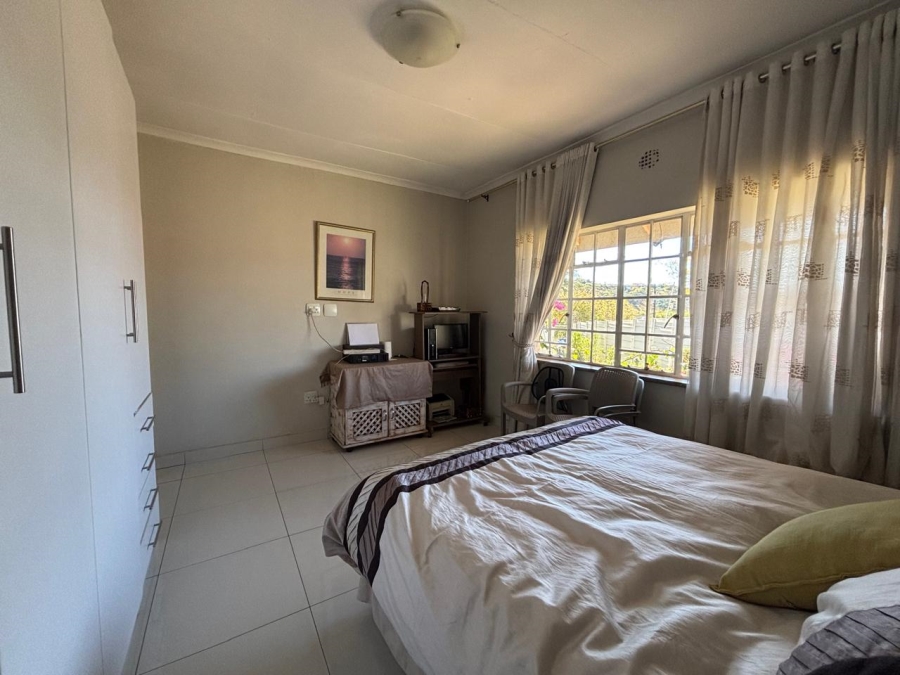 3 Bedroom Property for Sale in Mondeor Gauteng
