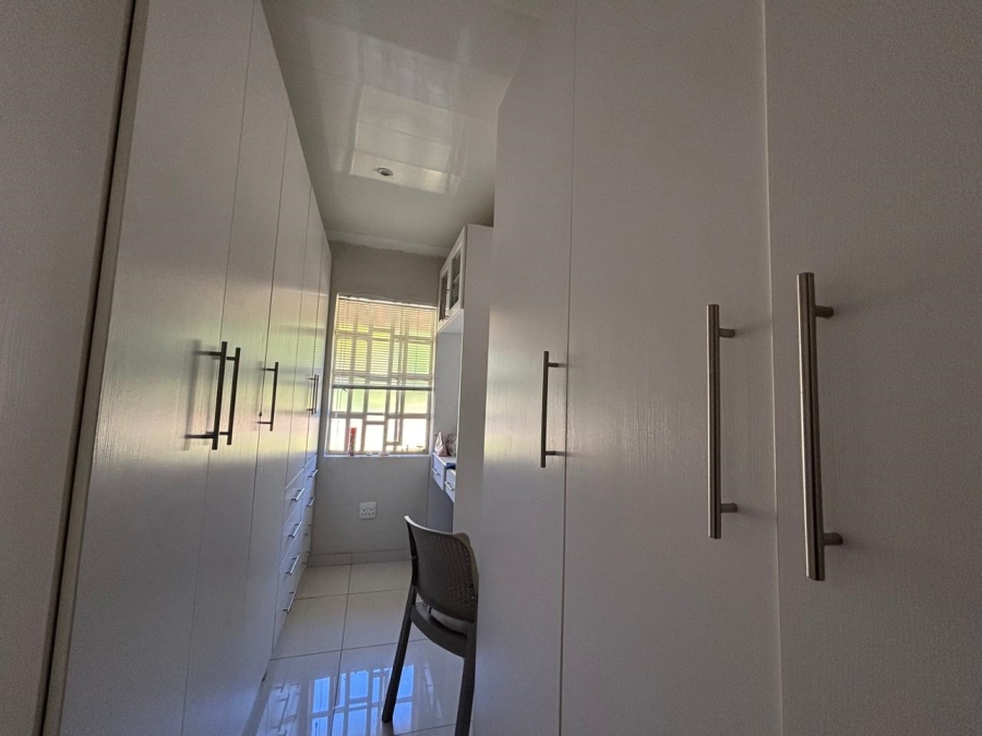 3 Bedroom Property for Sale in Mondeor Gauteng