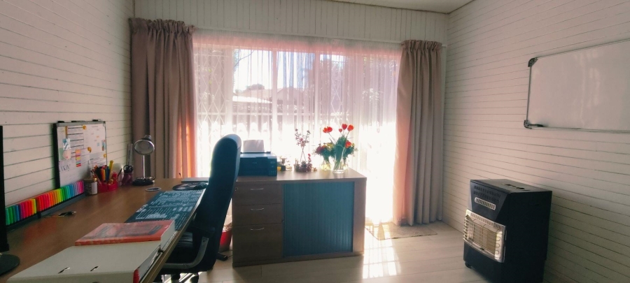 3 Bedroom Property for Sale in Verwoerdpark Gauteng