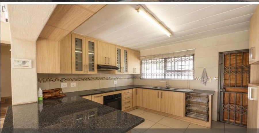 3 Bedroom Property for Sale in Ridgeway Gauteng