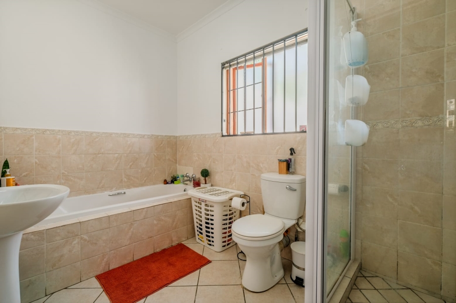 2 Bedroom Property for Sale in Carlswald Gauteng