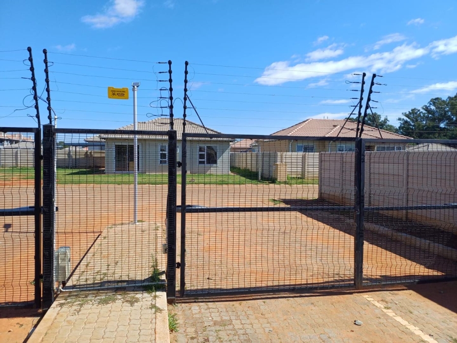 2 Bedroom Property for Sale in Weltevreden A H Gauteng