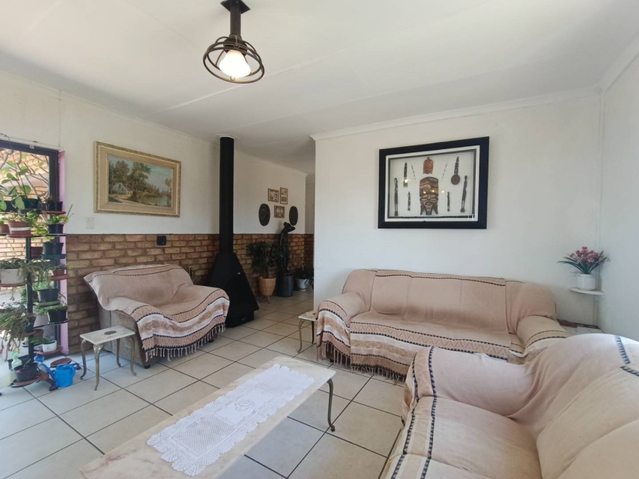 3 Bedroom Property for Sale in Blue Saddle Ranches Gauteng