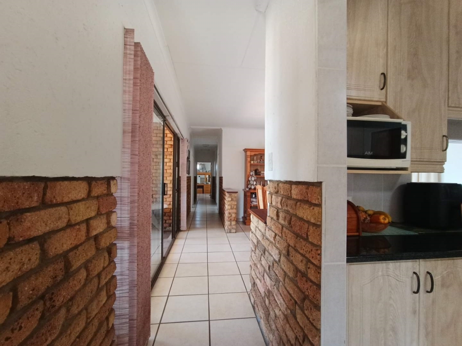 3 Bedroom Property for Sale in Blue Saddle Ranches Gauteng