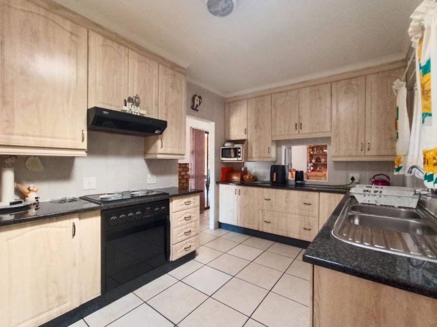3 Bedroom Property for Sale in Blue Saddle Ranches Gauteng