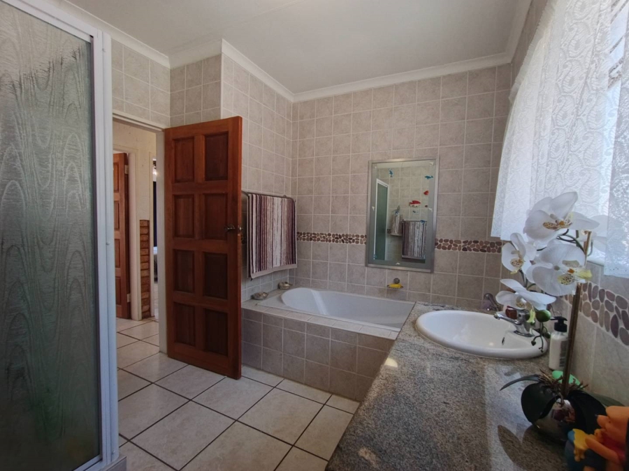3 Bedroom Property for Sale in Blue Saddle Ranches Gauteng