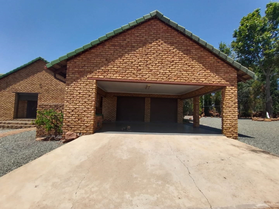 3 Bedroom Property for Sale in Blue Saddle Ranches Gauteng