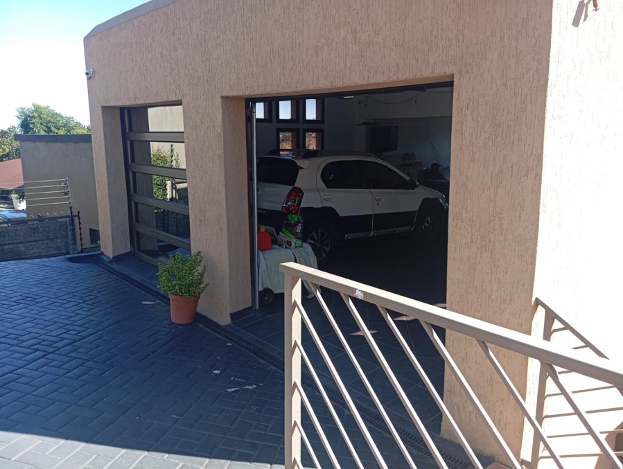 4 Bedroom Property for Sale in Bassonia Gauteng
