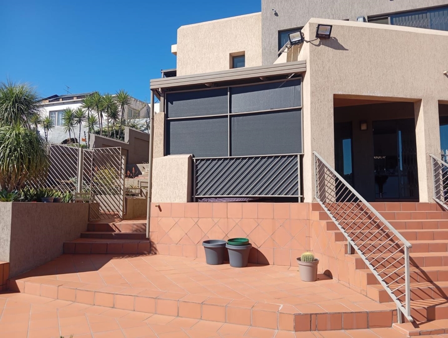 4 Bedroom Property for Sale in Bassonia Gauteng