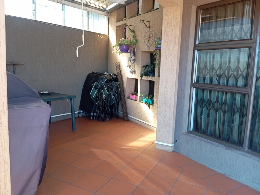 4 Bedroom Property for Sale in Bassonia Gauteng
