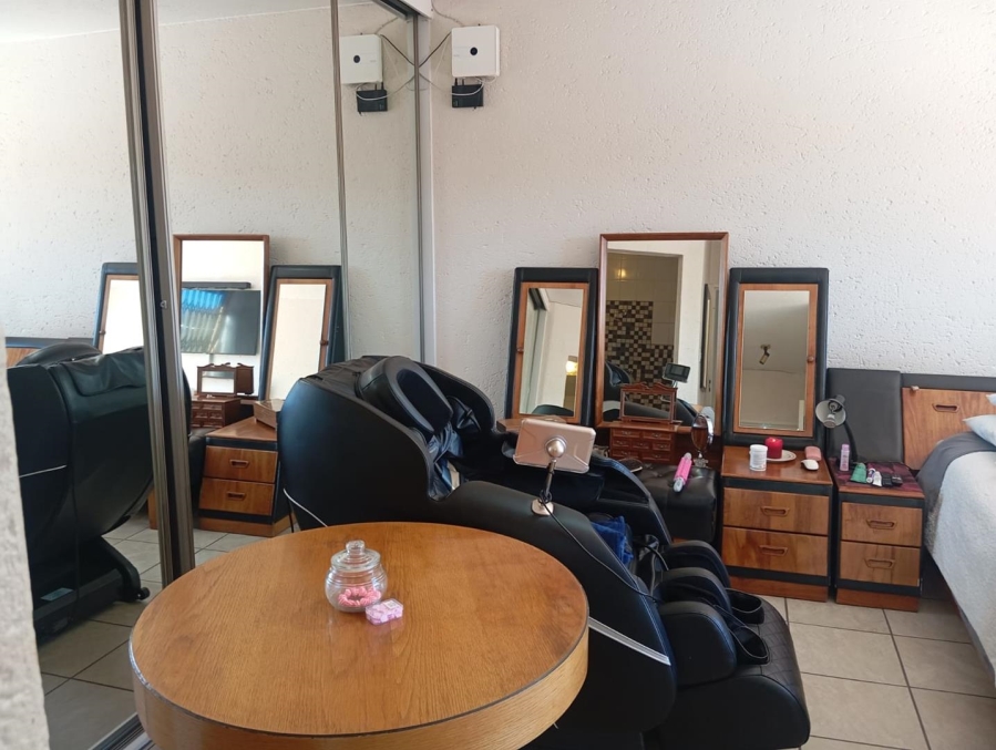 4 Bedroom Property for Sale in Bassonia Gauteng