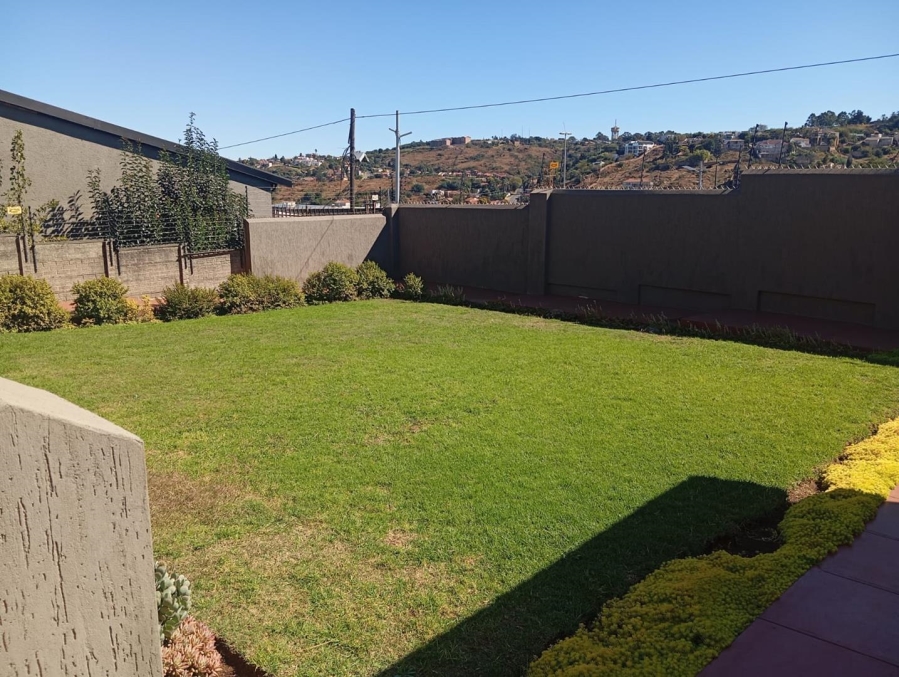 4 Bedroom Property for Sale in Bassonia Gauteng