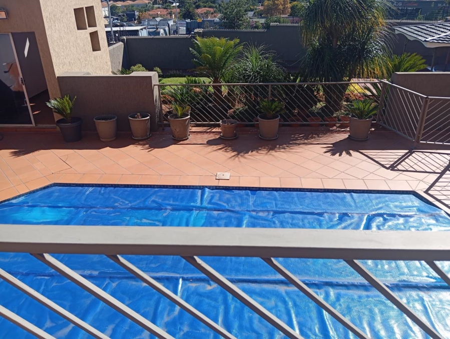 4 Bedroom Property for Sale in Bassonia Gauteng