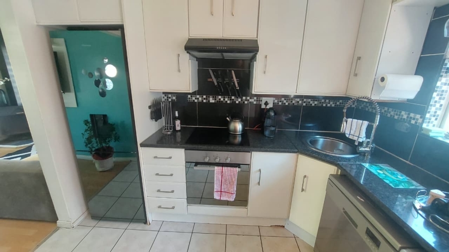 3 Bedroom Property for Sale in Ridgeway Gauteng