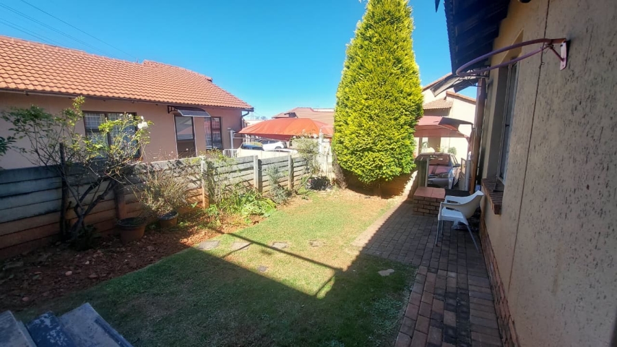 3 Bedroom Property for Sale in Ridgeway Gauteng
