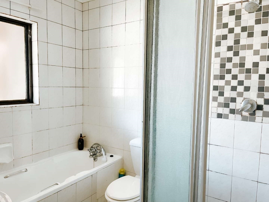 1 Bedroom Property for Sale in Morningside Gauteng