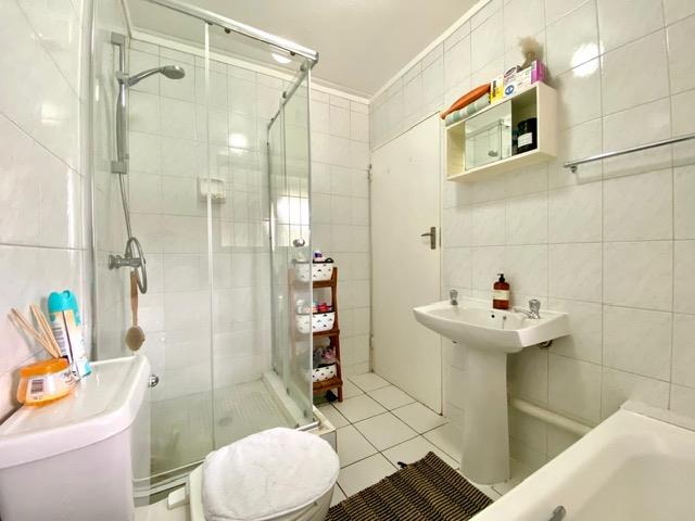 1 Bedroom Property for Sale in Morningside Gauteng