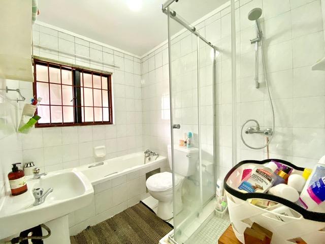 1 Bedroom Property for Sale in Morningside Gauteng