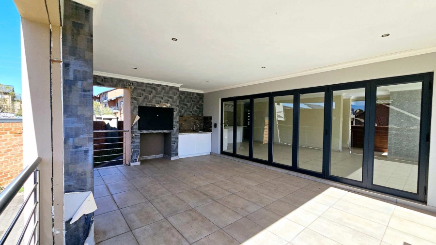 3 Bedroom Property for Sale in Olympus Gauteng