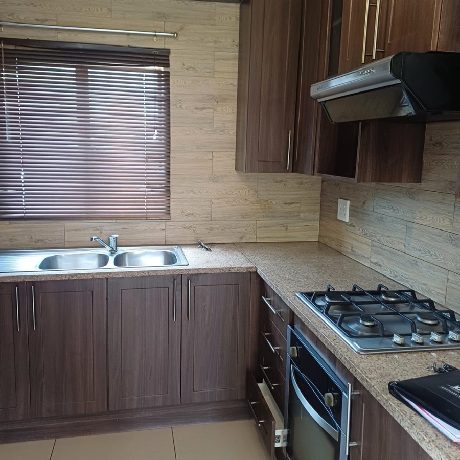 2 Bedroom Property for Sale in Andeon Gauteng