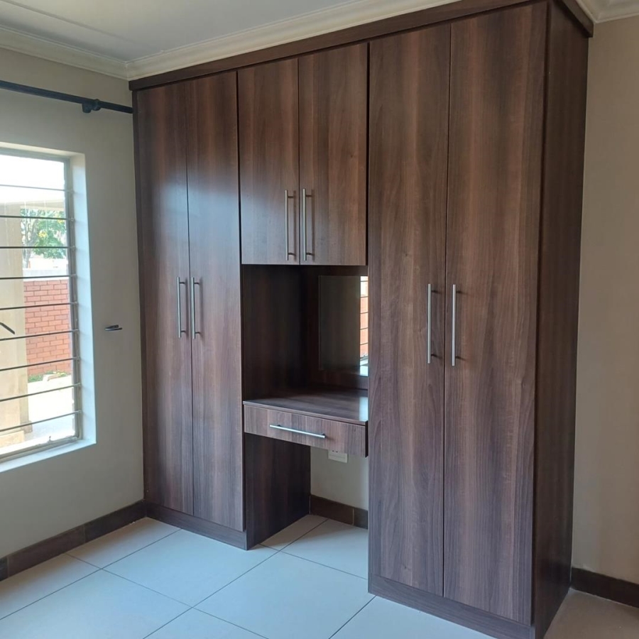 2 Bedroom Property for Sale in Andeon Gauteng