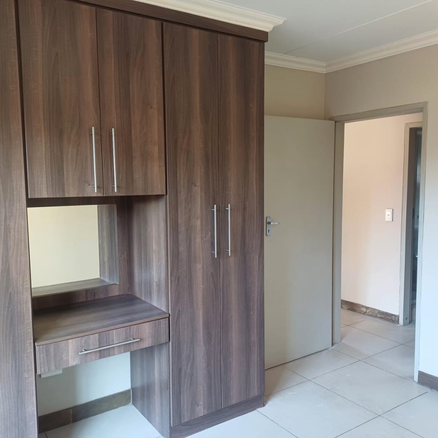 2 Bedroom Property for Sale in Andeon Gauteng