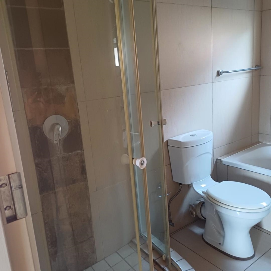 2 Bedroom Property for Sale in Andeon Gauteng