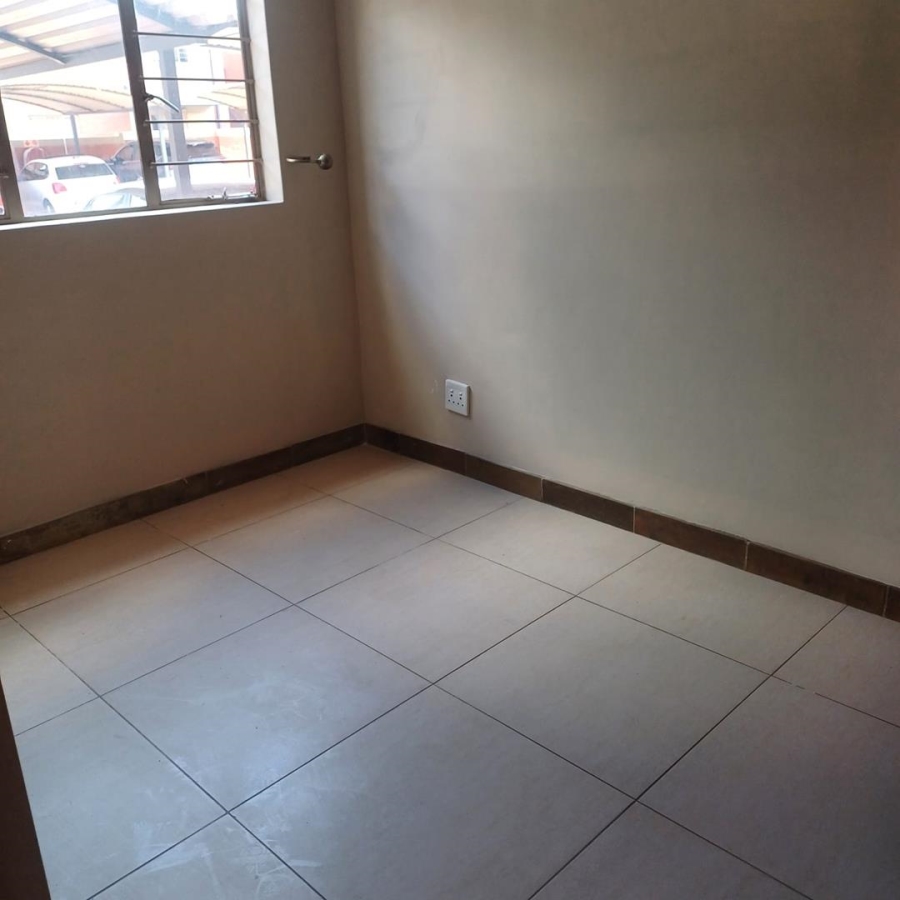 2 Bedroom Property for Sale in Andeon Gauteng