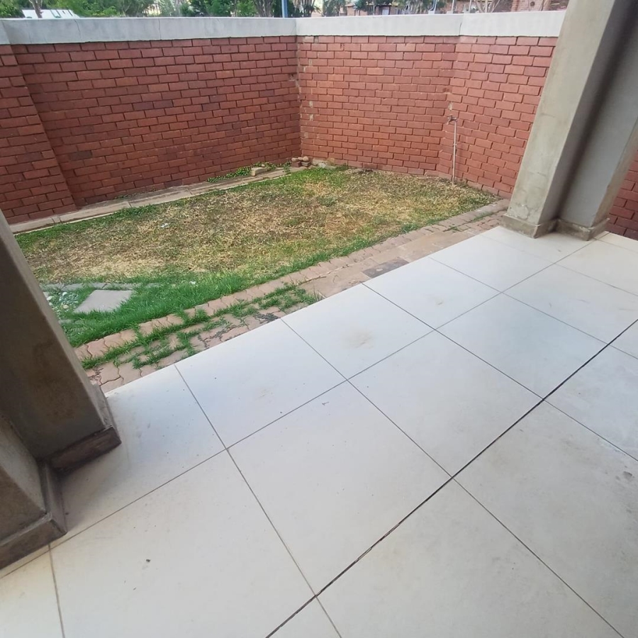 2 Bedroom Property for Sale in Andeon Gauteng