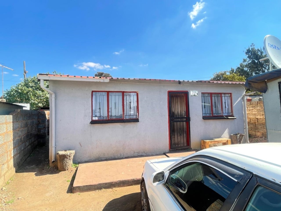 2 Bedroom Property for Sale in Tokoza Gauteng
