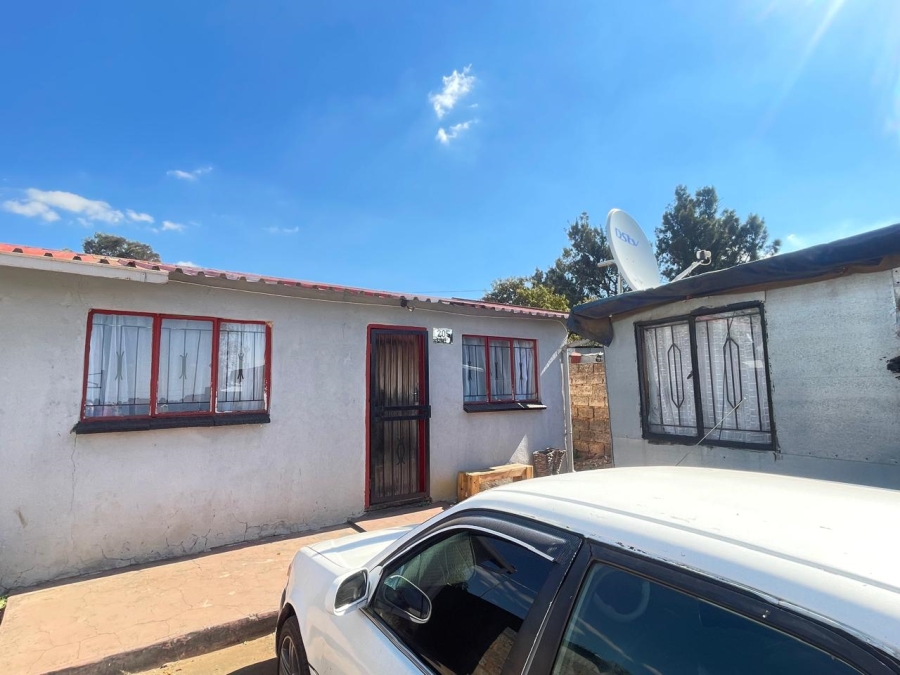 2 Bedroom Property for Sale in Tokoza Gauteng