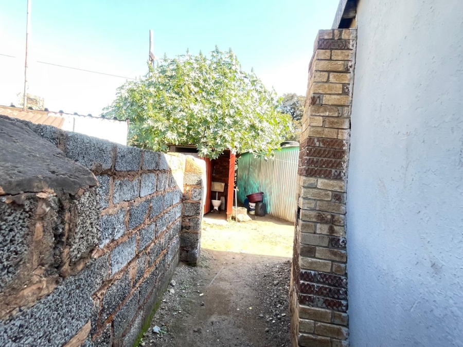 2 Bedroom Property for Sale in Tokoza Gauteng