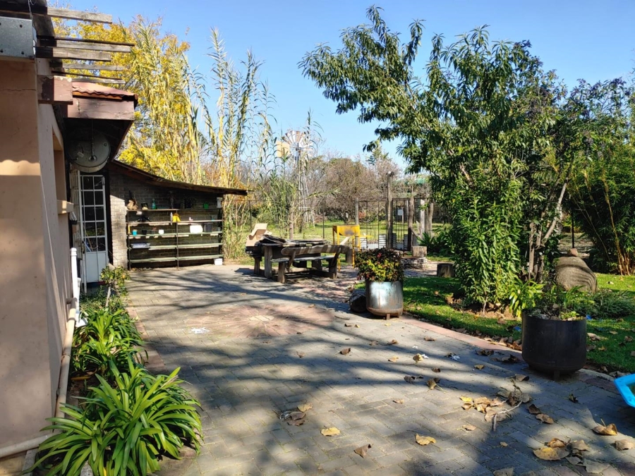 10 Bedroom Property for Sale in Homelands Gauteng