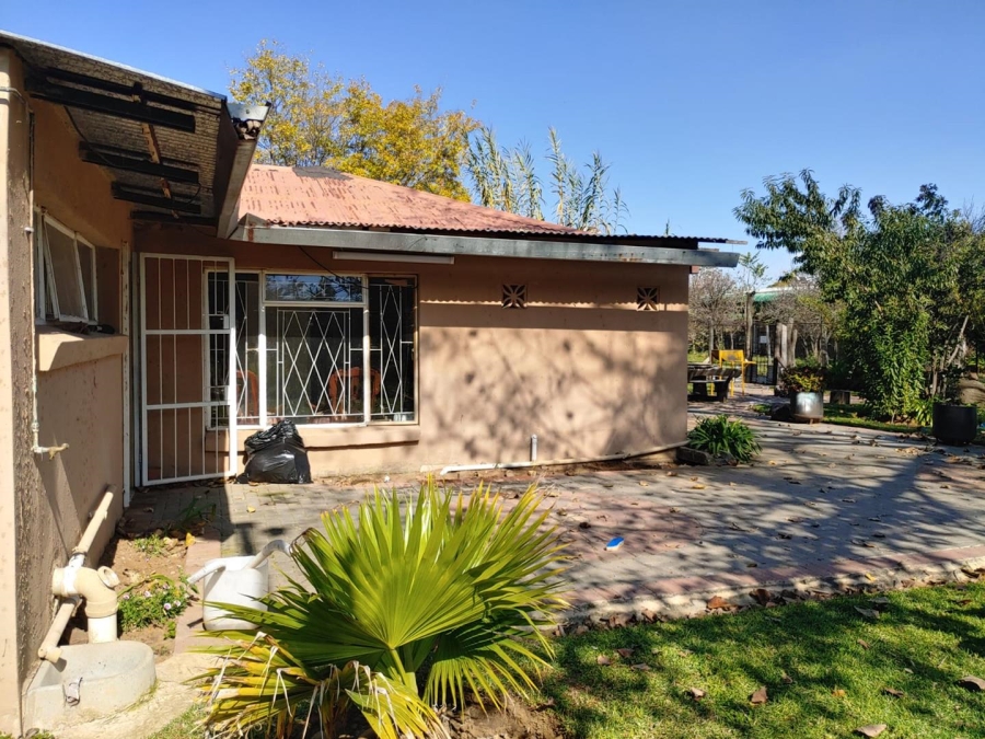 10 Bedroom Property for Sale in Homelands Gauteng