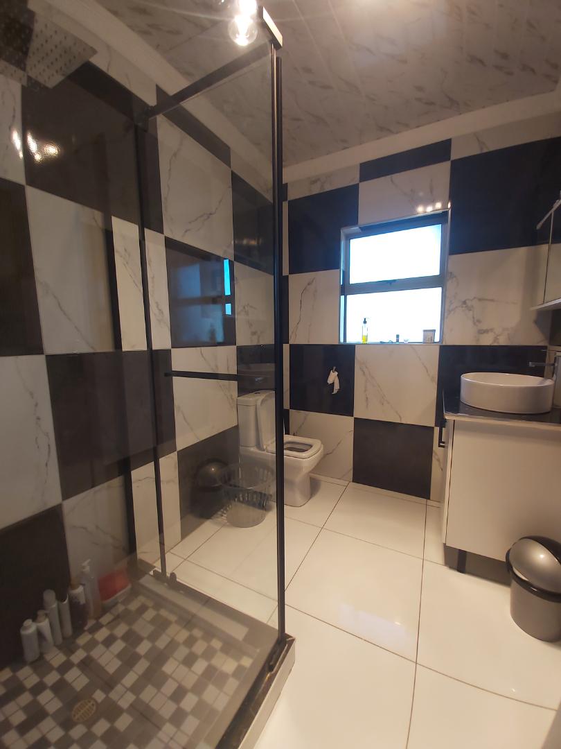 5 Bedroom Property for Sale in Bakerton Gauteng