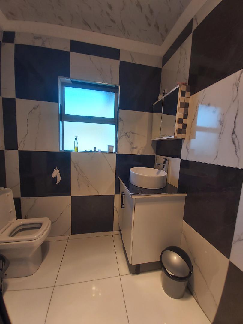 5 Bedroom Property for Sale in Bakerton Gauteng