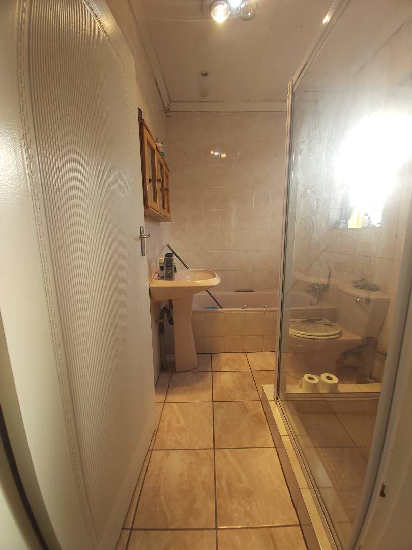 5 Bedroom Property for Sale in Bakerton Gauteng