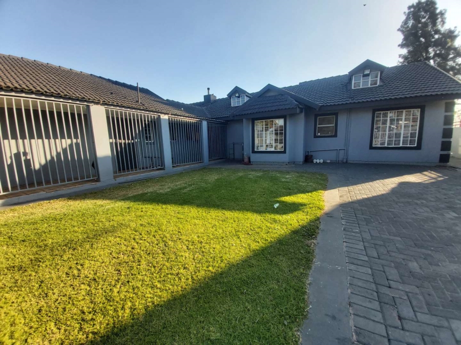 5 Bedroom Property for Sale in Bakerton Gauteng
