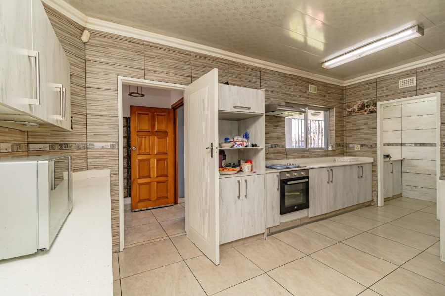 5 Bedroom Property for Sale in Bakerton Gauteng