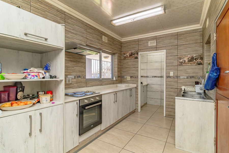 5 Bedroom Property for Sale in Bakerton Gauteng
