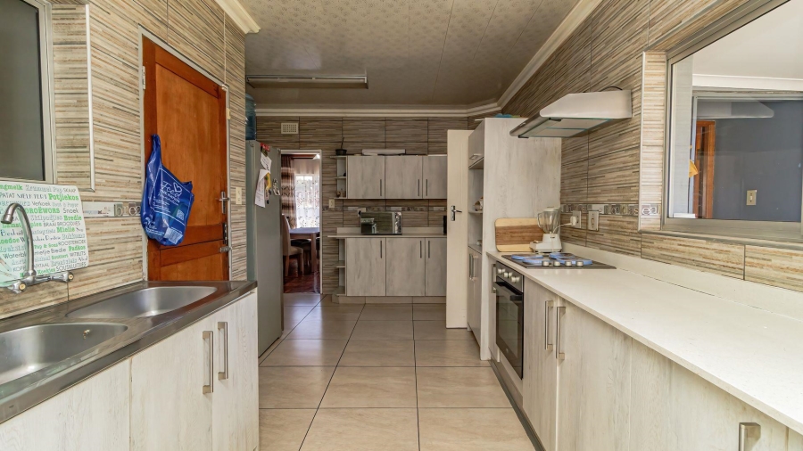5 Bedroom Property for Sale in Bakerton Gauteng