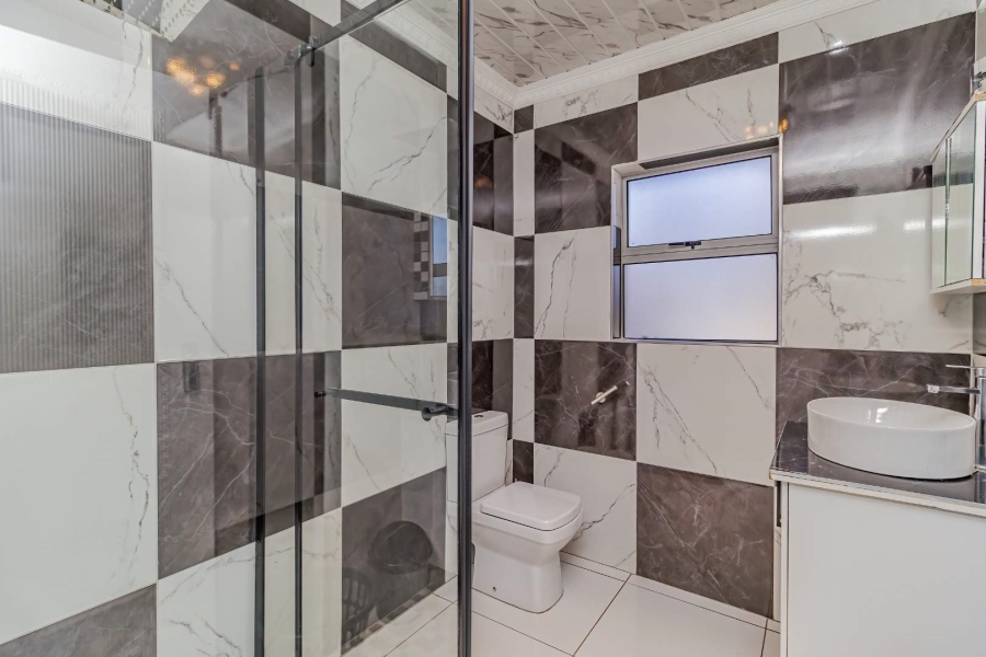 5 Bedroom Property for Sale in Bakerton Gauteng