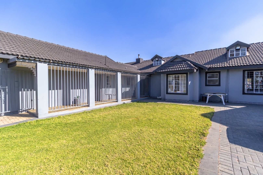 5 Bedroom Property for Sale in Bakerton Gauteng