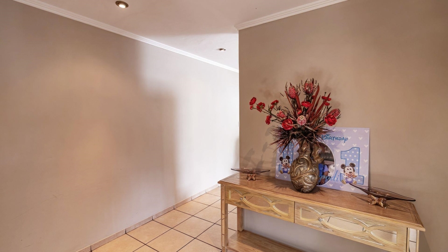 4 Bedroom Property for Sale in Amberfield Gauteng